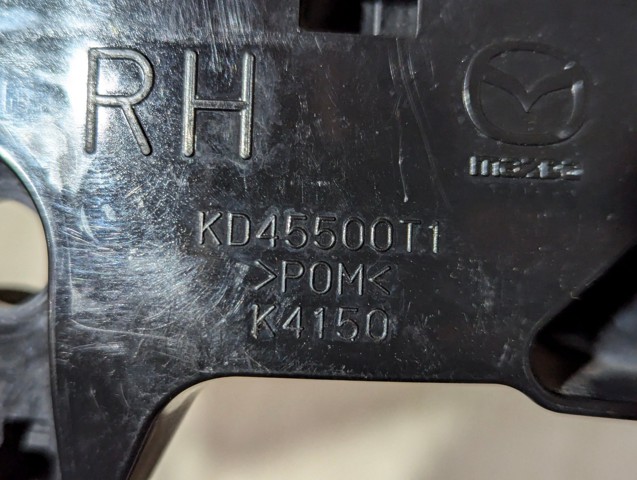 KD45500T1 Кронштейн бампера переднего внешний правый купить Павлоград