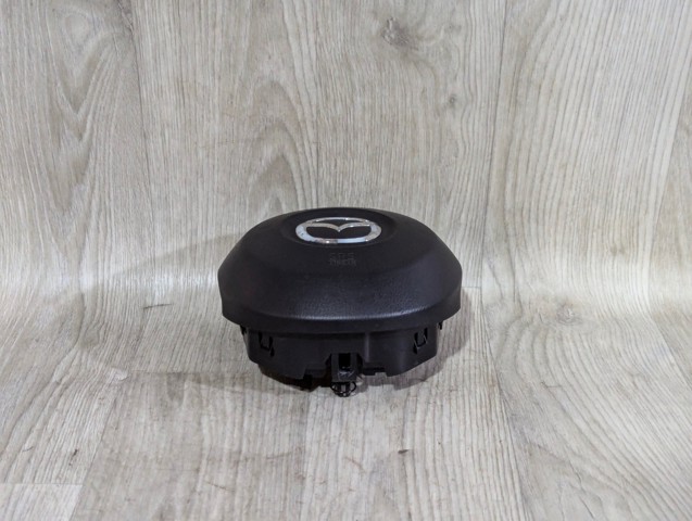 Подушка безопасности водителя KD4557K00C02 MAZDA