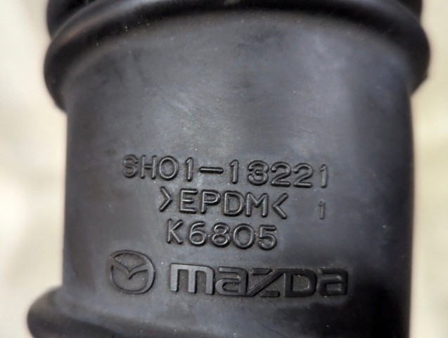 MAZDA SH0113221 Патрубок воздушный, выход воздушного фильтра в наличии Сумы