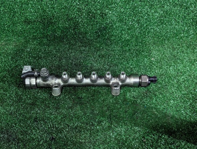SH0113GC0 MAZDA Распределитель топлива (рампа) купить в Украина