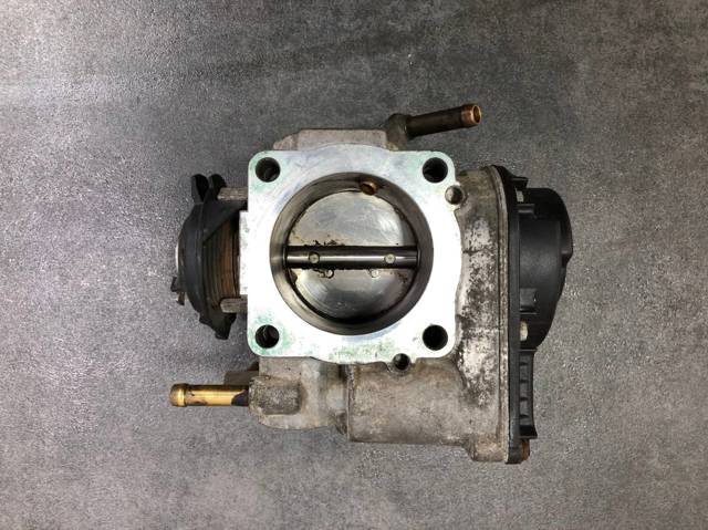 VAG 06A133066E Дроссельная заслонка в сборе в наличии Тернополь