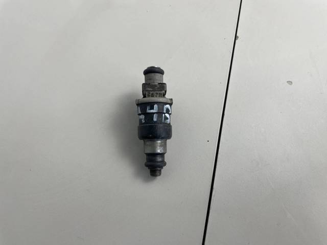 VAG 078133551N Форсунка впрыска топлива в наличии Каменское