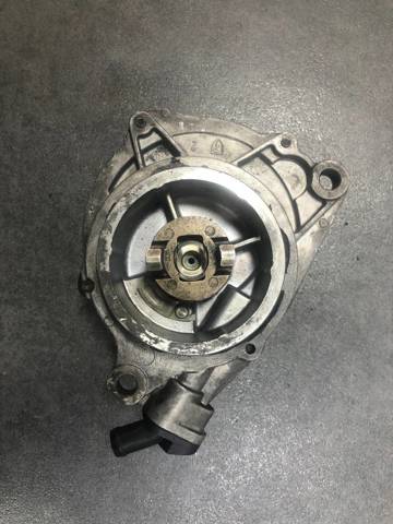 Насос вакуумный 11667786841 BMW