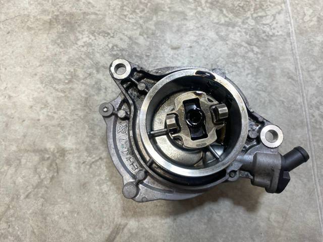 11667791232 BMW Вакуумный насос купить в Украина