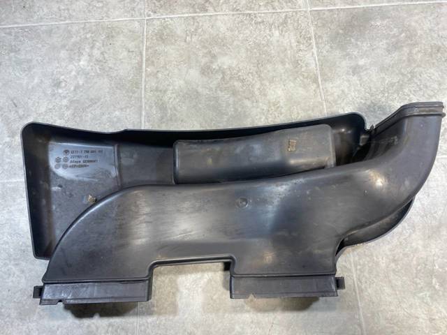 13717790605 BMW Крышка мотора декоративная купить в Черновцы