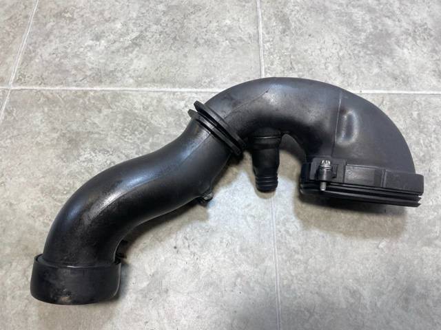BMW 13717794172 Патрубок воздушный, расходомера воздуха в наличии Украина