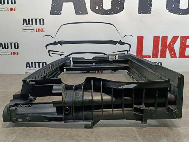 BMW 17117519204 Рамка крепления радиатора в наличии Каменское