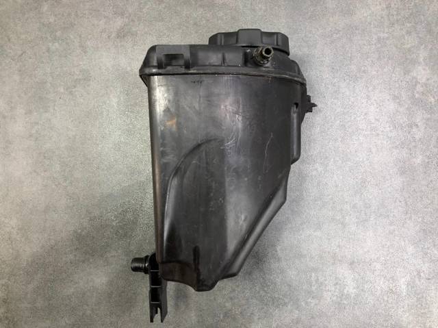 17137575577 BMW Бачок системы охлаждения купить в Киев