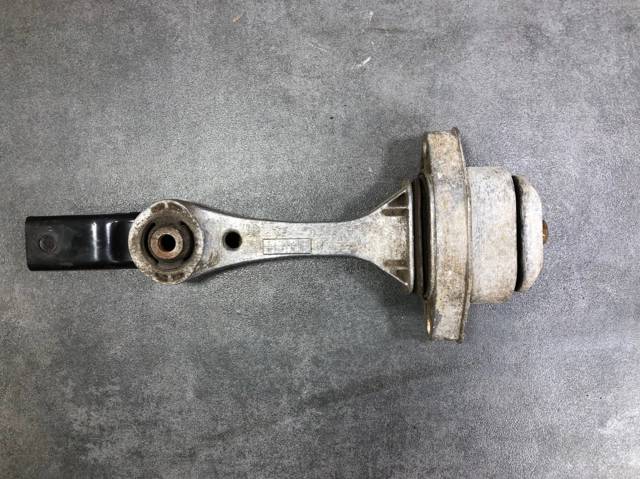 Подушка двигателя 1J0199851 VAG