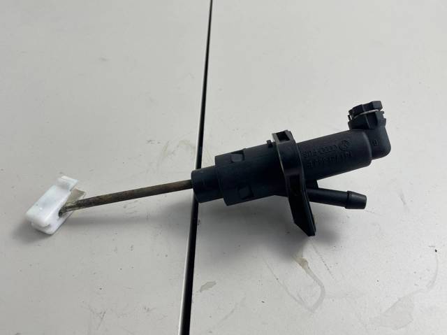 VAG 1J1721388E Главный цилиндр сцепления в наличии Ирпень