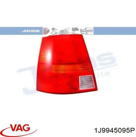Задний левый стоп Volkswagen Golf 4