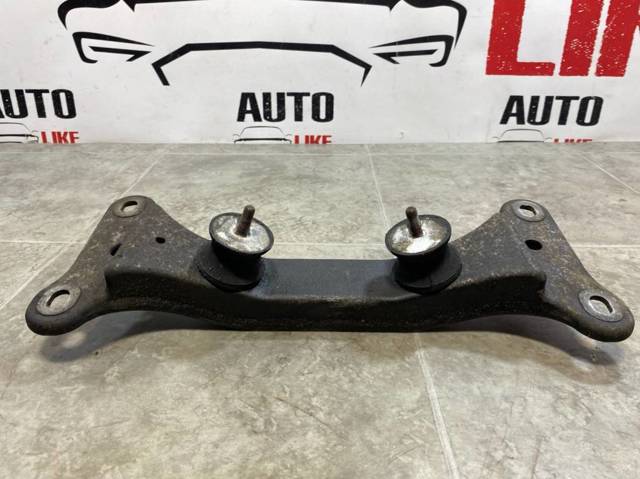 Балка крепления коробки передач 22316760300 BMW