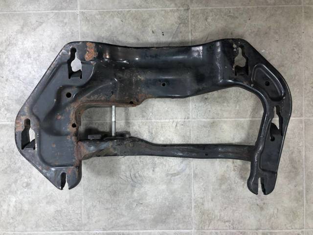 BMW 22326854187 Балка крепления коробки передач в наличии Чернигов