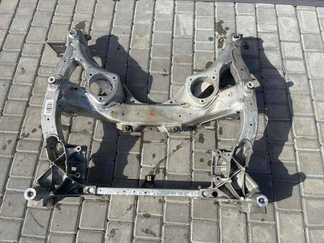 BMW 31116796692 Подрамник передний в наличии Ирпень