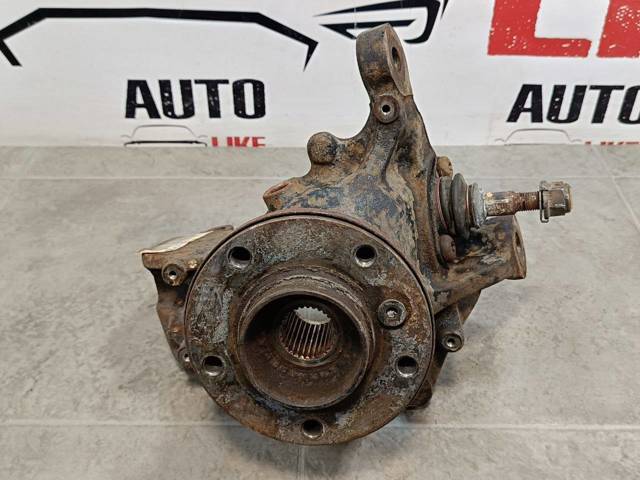 Цапфа (поворотный кулак) передний правый 31216768316 BMW