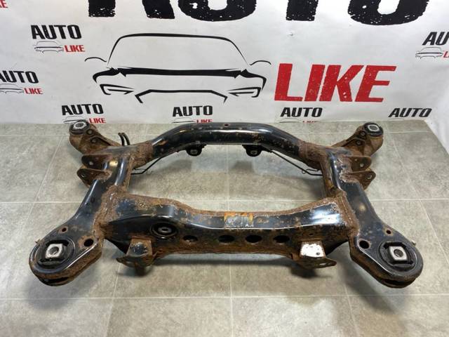 Поперечина задней подвески 33314051650 BMW