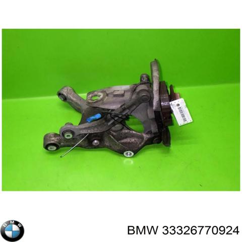 Кулак поворотный правый 33326770924 BMW