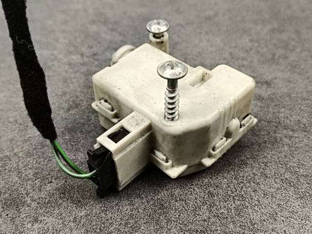 VAG 3B0959781 Актуатор замка багажника в наличии Кривой Рог