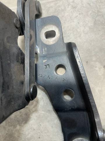 41007198617 BMW Петля капота левая купить в Украина