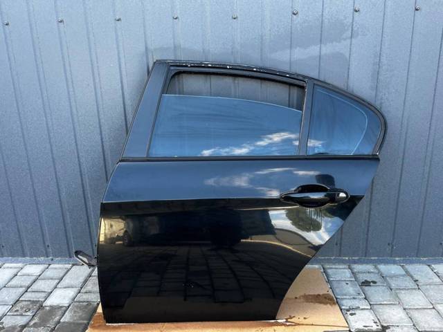 Дверь задняя 41007203647 BMW