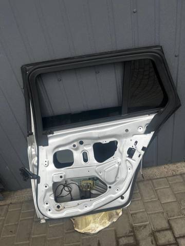 41007206120 BMW Дверь задняя правая купить в Ирпень