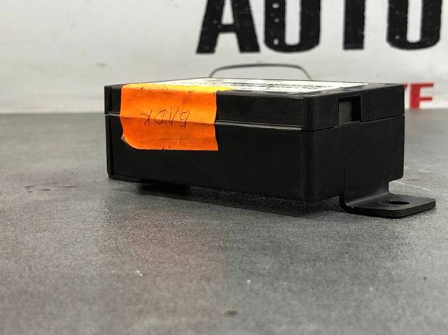 4D0951173D Блок управления сигнализатора движения купить Ровно