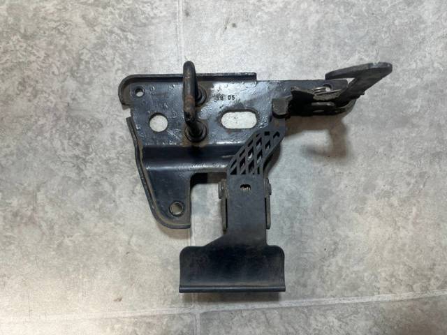4F0823480A VAG Стояк-крюк замка капота купить в Харьков