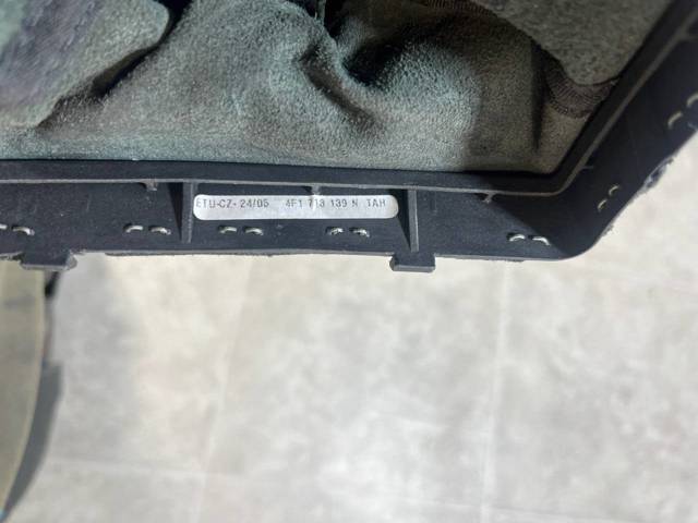 VAG 4F1713141N Ручка КПП в наличии Киев