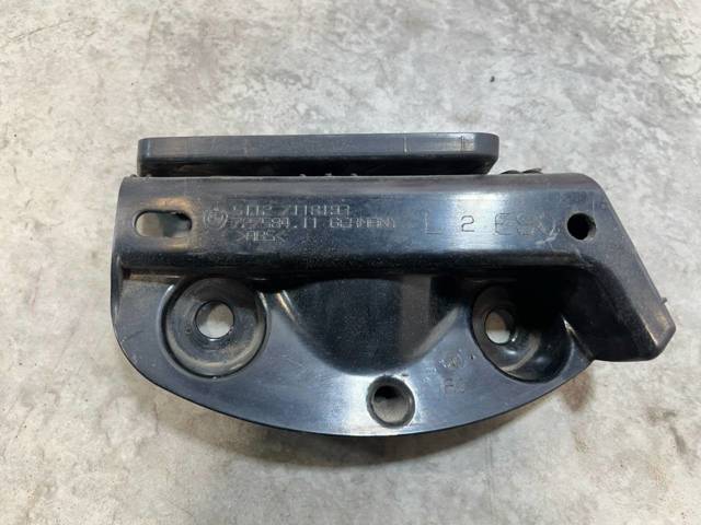 Левое крепление заднего бампера 51127118193 BMW