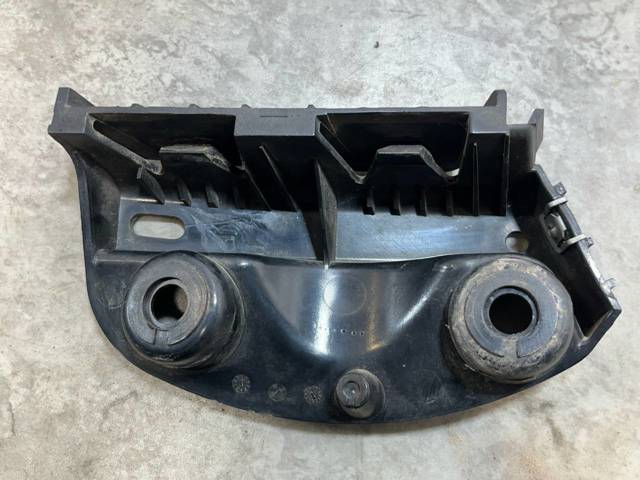 51127118194 BMW Кронштейн бампера заднего правый купить в Тернополь
