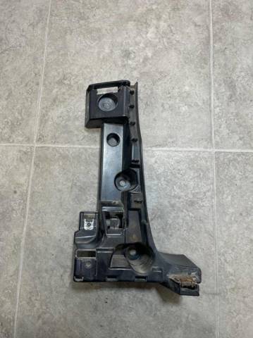 Кронштейн бампера заднего, правый 51127158442 BMW