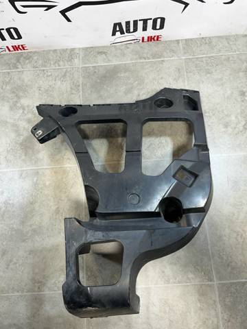 Кронштейн бампера заднего, внешний левый 51127158445 BMW