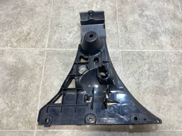 Направляющая заднего бампера, правая 51127896616 BMW