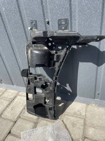 51128075196 BMW Кронштейн бампера заднего правый купить в Запорожье