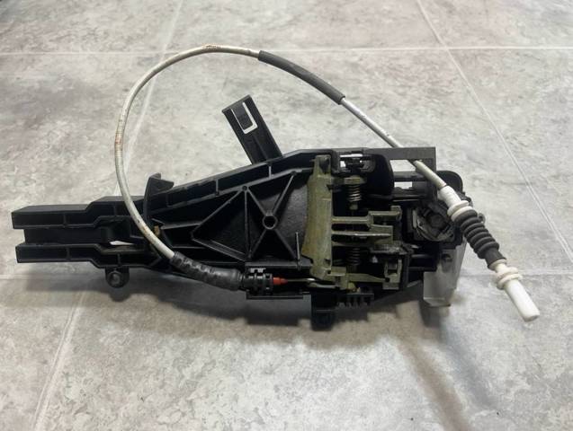BMW 51217193264 Держатель наружной ручки двери передней правой в наличии Кривой Рог