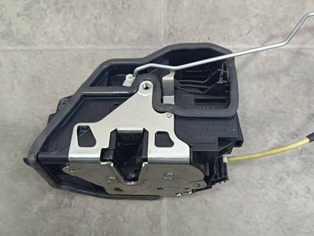51217202145 BMW Замок двери передней левой купить в Ужгород