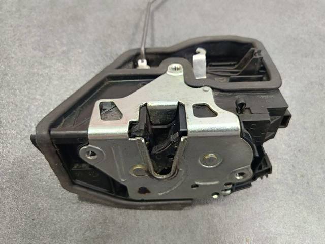 51227276685 BMW Замок двери задней левой купить в Кривой Рог