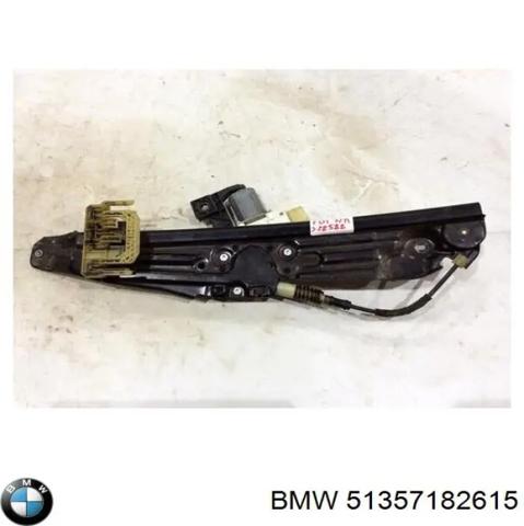 Стеклоподъемник левой задней двери 51357182615 BMW