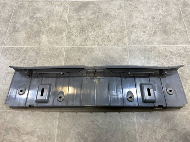 51477059258 BMW Облицовка задней панели багажника купить в Ужгород