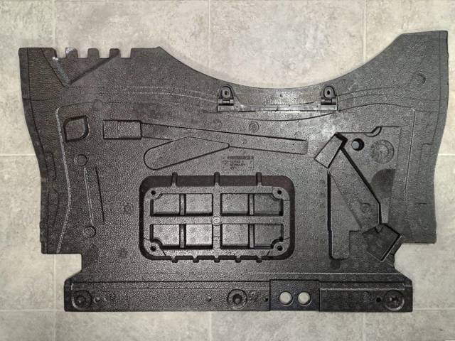 Облицовка багажного отсека, передняя 51477151493 BMW
