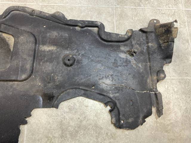 51757140911 BMW Защита днища, средняя часть купить в Одесса