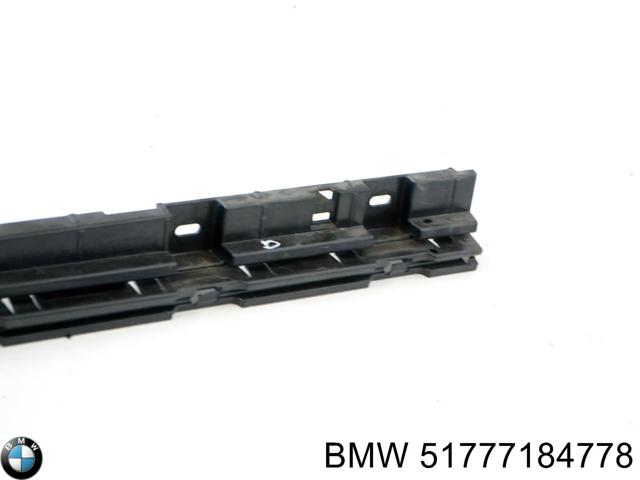 Кронштейн наружной накладки порога правой 51777184778 BMW