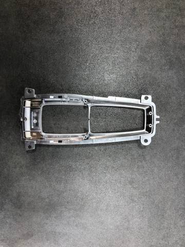 BMW 61316975467 Накладка консоли рычага переключения передач АКПП в наличии Одесса