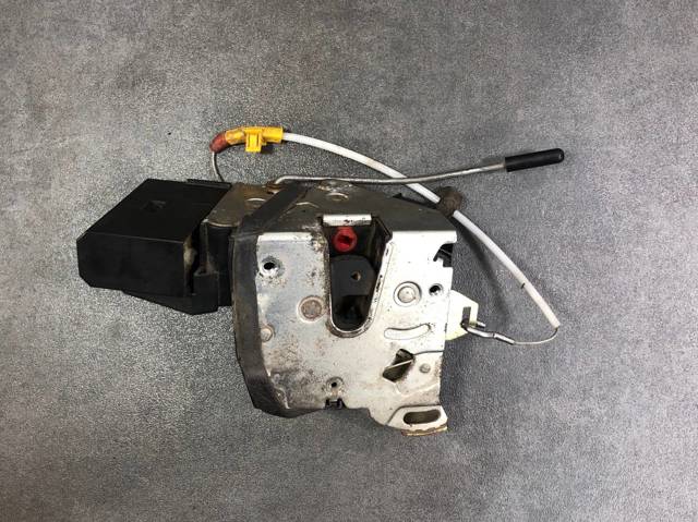 Актуатор замка передней двери 67118352165 BMW