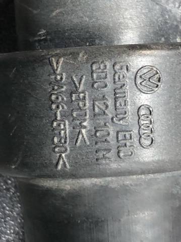 8D0121101M VAG Шланг (патрубок) радиатора охлаждения верхний купить в Ровно