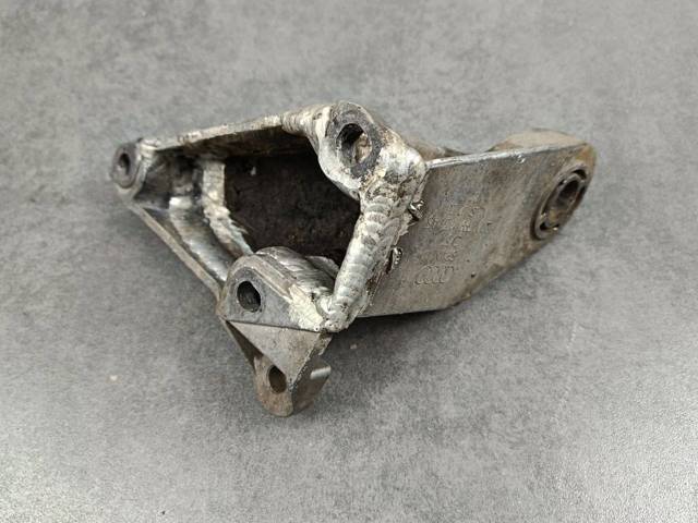 8D0399107S VAG Подушка трансмиссии (опора коробки передач) купить в Днепр