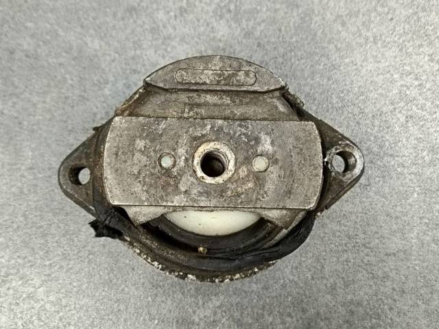 8D0399151M VAG Подушка трансмиссии (опора коробки передач) купить в Черновцы