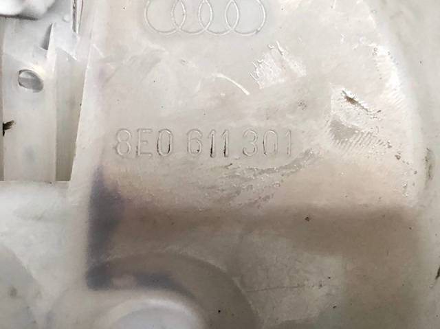 Бачок главного тормозного цилиндра (тормозной жидкости) Ауди А6 C4