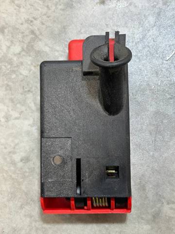 MERCEDES A1248800320 Ручка открывания капота в наличии Винница