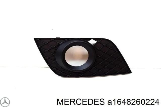 Заглушка противотуманки передней правой A1648260224 MERCEDES